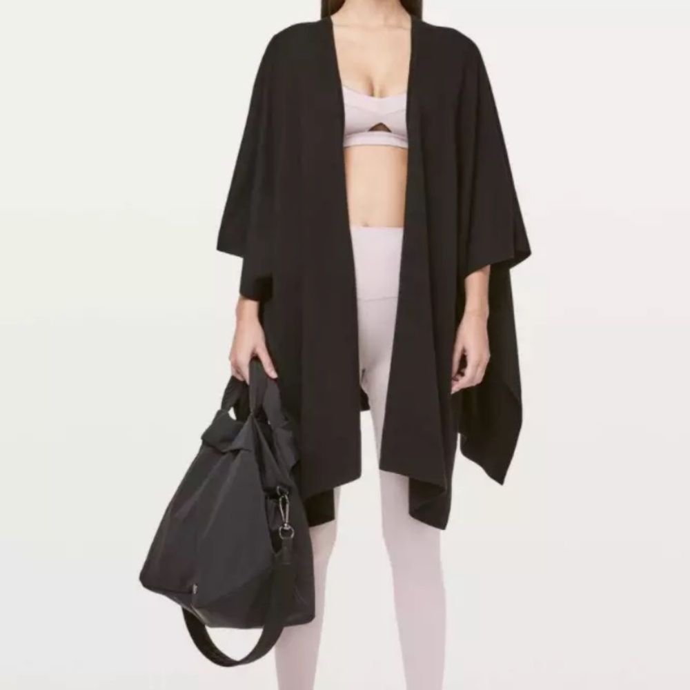 Lululemon Free to Coast black soft wrap shawl